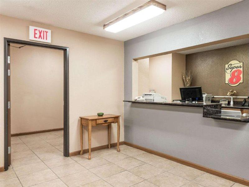 Super 8 By Wyndham Greenville Ngoại thất bức ảnh