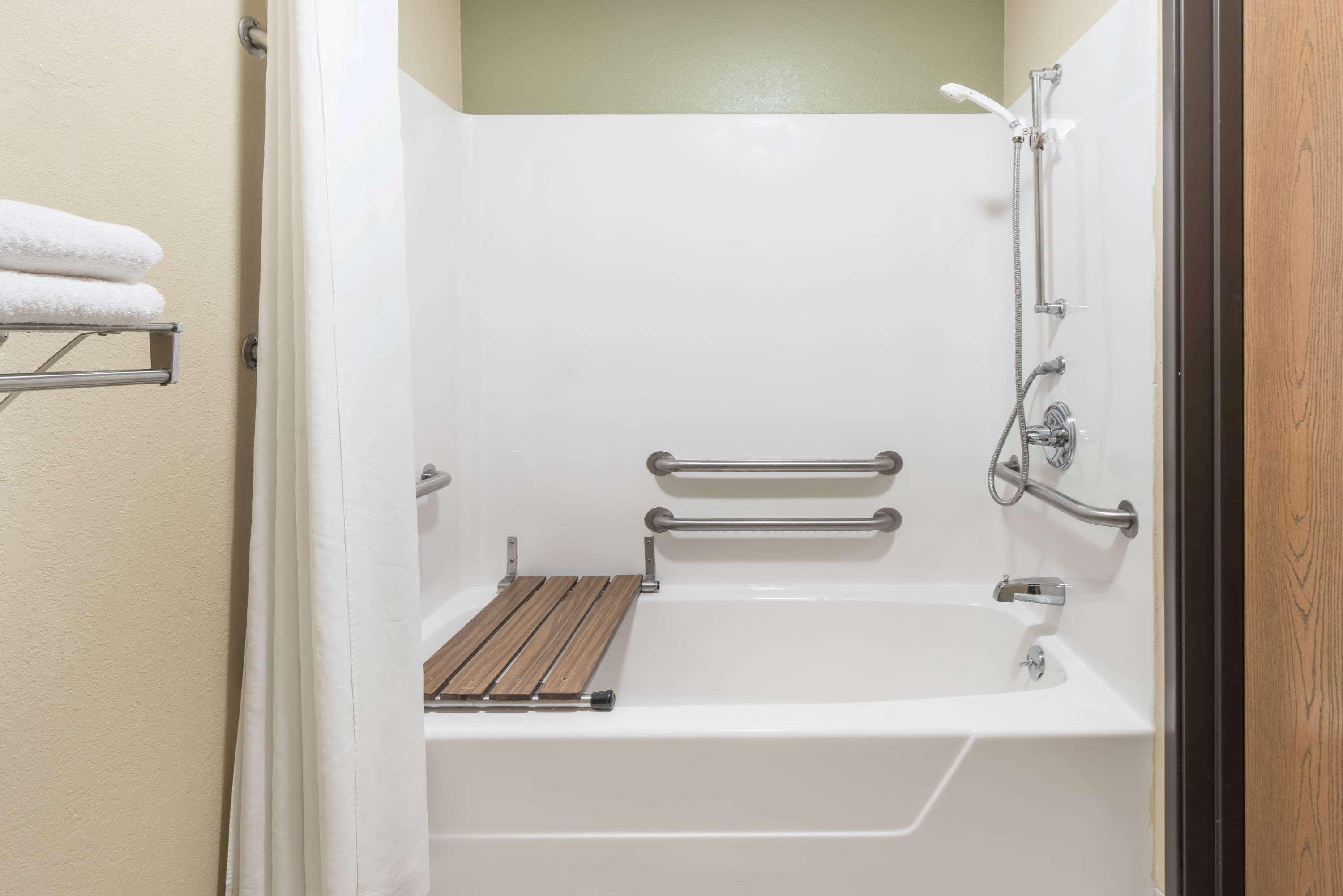 Super 8 By Wyndham Greenville Ngoại thất bức ảnh