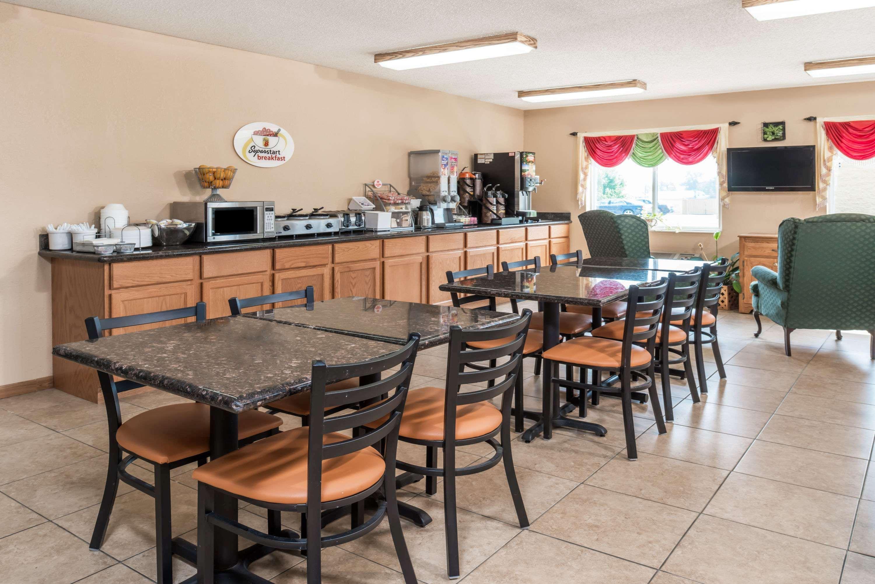 Super 8 By Wyndham Greenville Ngoại thất bức ảnh