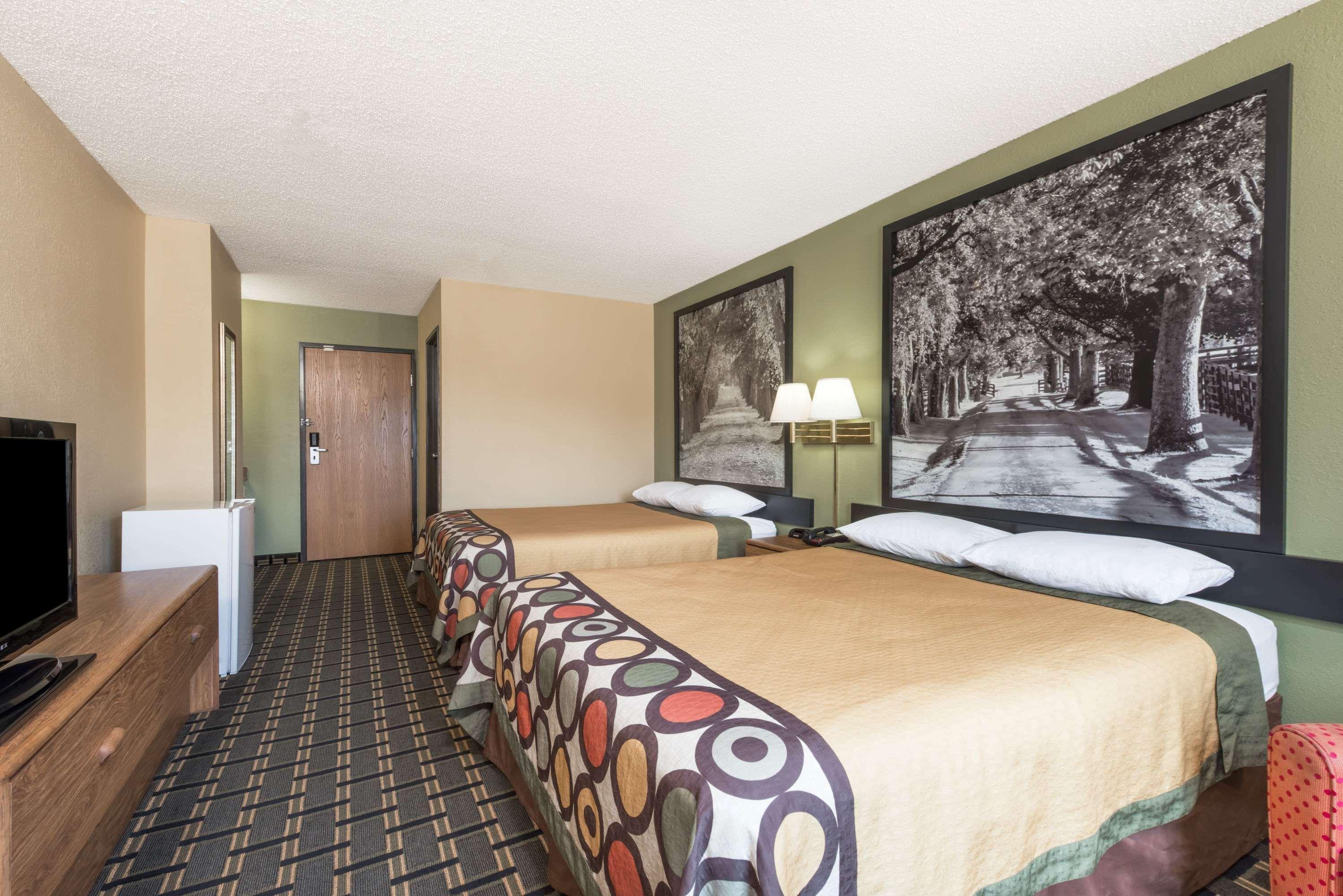 Super 8 By Wyndham Greenville Ngoại thất bức ảnh